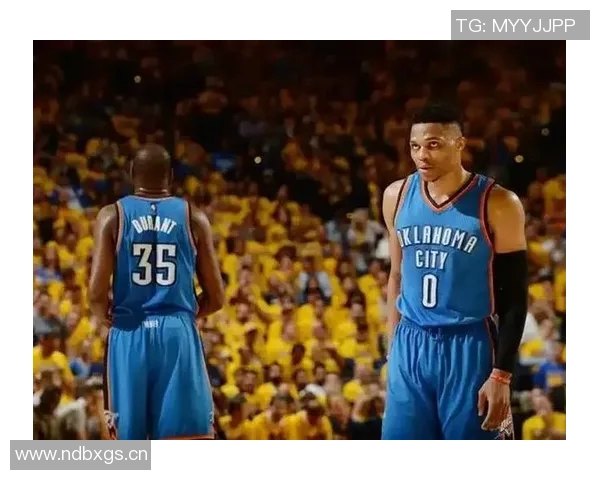 火箭官方晒亚当斯与杜兰特亲密合照威少点赞引发重回传闻 火箭官方晒亚当斯与杜兰特亲密合照威少点赞引发重回传闻