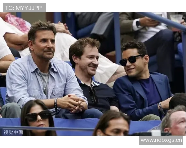 女主持调侃皮尔斯网友热议扑倒事件皮尔斯回应我们是搭档我有女友