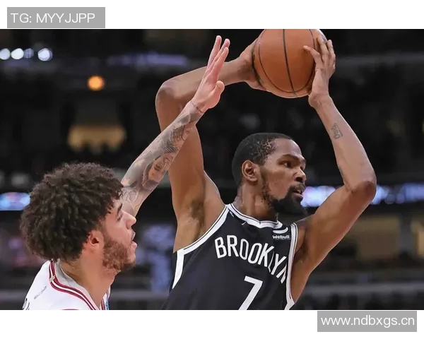 小卡强调进攻战术执行力与防守协作的重要性以提升球队整体表现