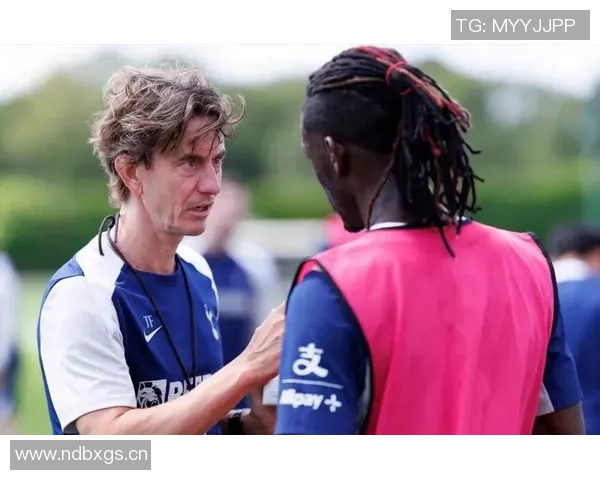 法尔克透露拜仁将格伊视为明夏中卫首选并计划一月谈判 法尔克透露拜仁将格伊视为明夏中卫首选并计划一月谈判