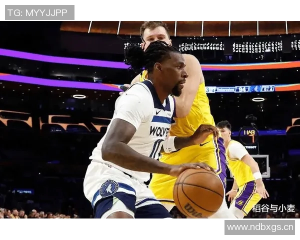 里德表现出色但仍需提升11投7中斩获18分7篮板2助攻1抢断1盖帽三分球命中率待加强 里德表现出色但仍需提升11投7中斩获18分7篮板2助攻1抢断1盖帽三分球命中率待加强