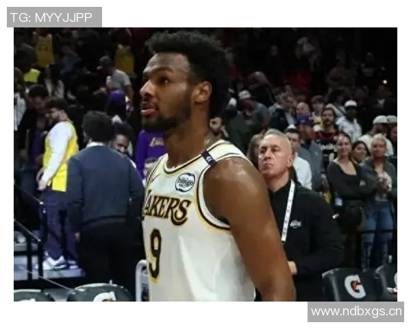 夸梅直言布朗尼防守能力不足父亲光环让他受到过高期待