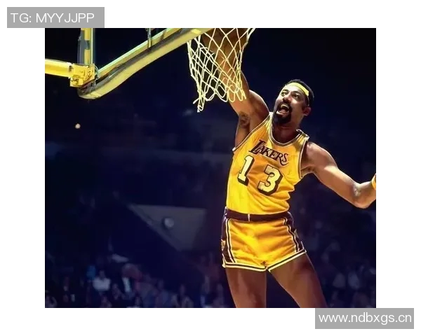 NBA历史上仅有五位球员在29岁前达到16000分3500助攻和1000三分的壮举 NBA历史上仅有五位球员在29岁前达到16000分3500助攻和1000三分的壮举