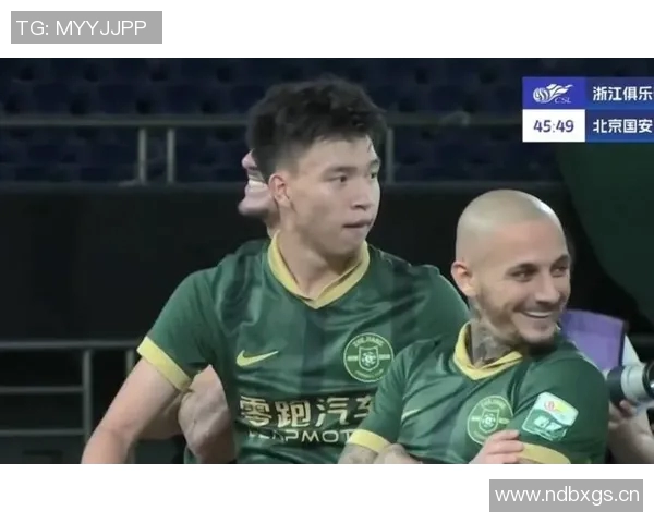 王钰栋19岁生日庆祝照曝光本赛季30场斩获12球荣膺本土射手王