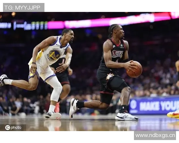 詹宁斯回顾后场组合埃奇库姆与马克西的默契令人期待 詹宁斯回顾后场组合埃奇库姆与马克西的默契令人期待