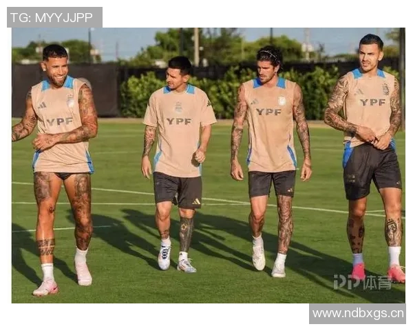 阿根廷国家队在迈阿密集训梅西已与球队汇合积极备战 阿根廷国家队在迈阿密集训梅西已与球队汇合积极备战