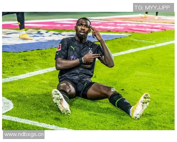 图拉姆因大腿伤缺席一个月后周四重返训练场状态回暖