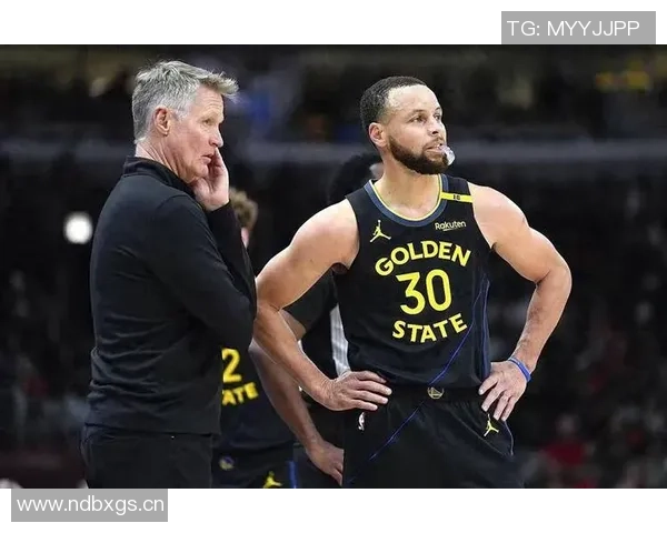 库里谈无球掩护的重要性以提升科尔进攻体系的效率与团队配合