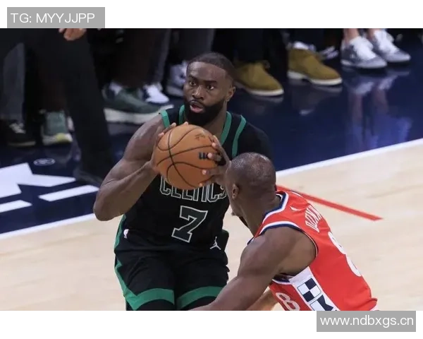 马祖拉称赞杰伦布朗掌控比赛与串联球队的双重能力