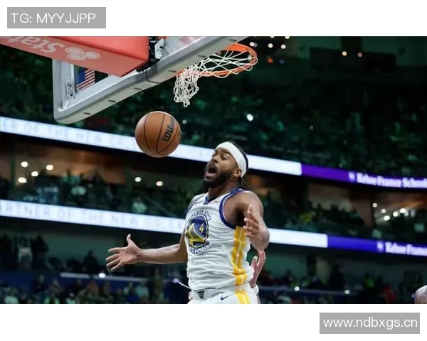 穆迪成为勇士队史第三年轻连场得分20分并投中5个三分球的球员