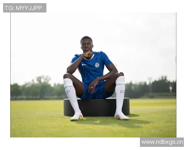 马马杜萨尔重返切尔西队友赠球衣庆祝他赢得非洲杯冠军